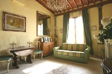 Galigai Tower - מלון